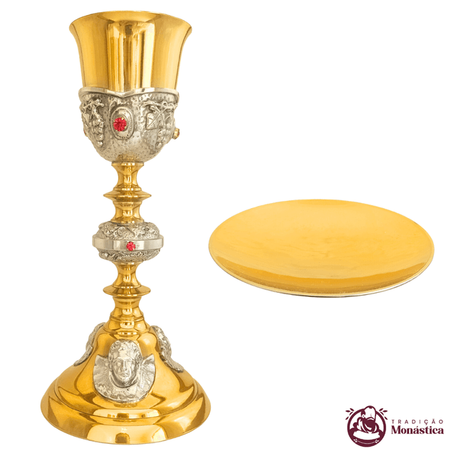 Cálice Banhado em Ouro - com Detalhes de Anjos