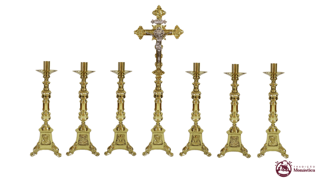 Conjunto de Castiçal de Vela e Cruz para Altar - Base JMJ Grande - 7pçs Bronze Conjunto de Castiçal de Vela e Cruz para Altar - Base JMJ Grande - 7pçs Bronze