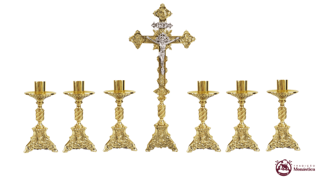 Conjunto de Castiçal de Vela e Cruz para Altar - Base JMJ Pequeno - 7pçs Bronze Conjunto de Castiçal de Vela e Cruz para Altar - Base JMJ Pequeno - 7pçs Bronze