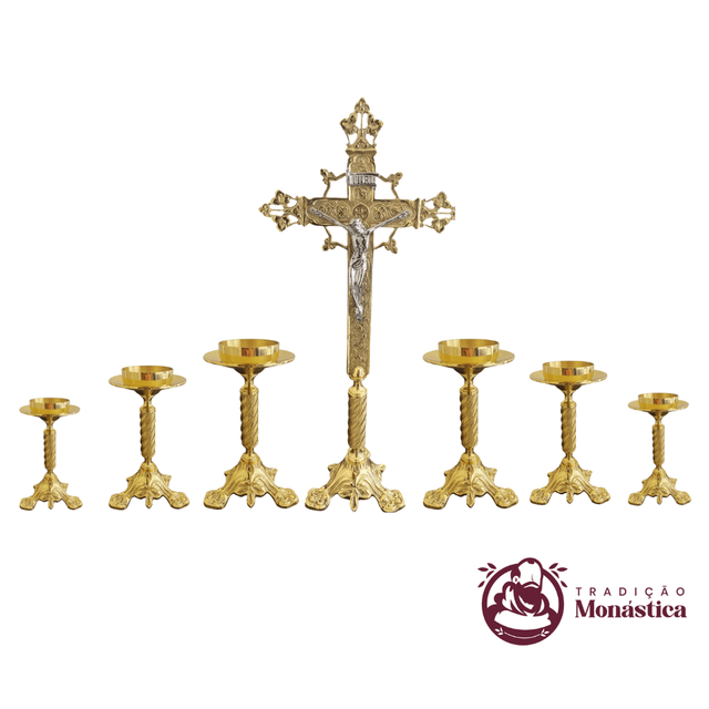 Conjunto de Castiçal de Vela e Cruz para Altar - Escadinha - 7pçs Bronze Conjunto de Castiçal de Vela e Cruz para Altar - Escadinha - 7pçs Bronze