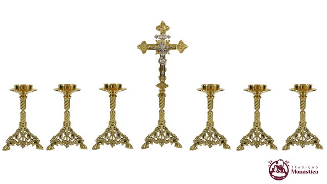 Conjunto de Castiçal de Vela e Cruz para Altar - Pé Leão - 7pçs Bronze Conjunto de Castiçal de Vela e Cruz para Altar - Pé Leão - 7pçs Bronze