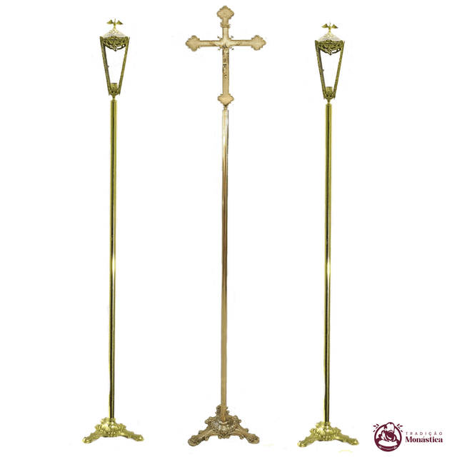 Conjunto de Cruz e Tochas para Procissão - Cruz Simples Conjunto de Cruz e Tochas para Procissão - Cruz Simples